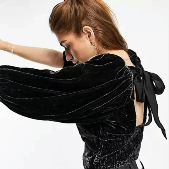 NwT Free People Marie Velvet Puff Sleeve Crop Top in Black Sz Med Boho Gothic - Picture 5 of 7